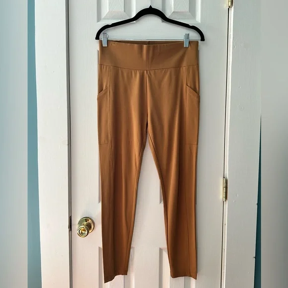 Lou & Grey Camel Brown High Rise Leggings w/ Pockets – Size M - Picture 2 of 5